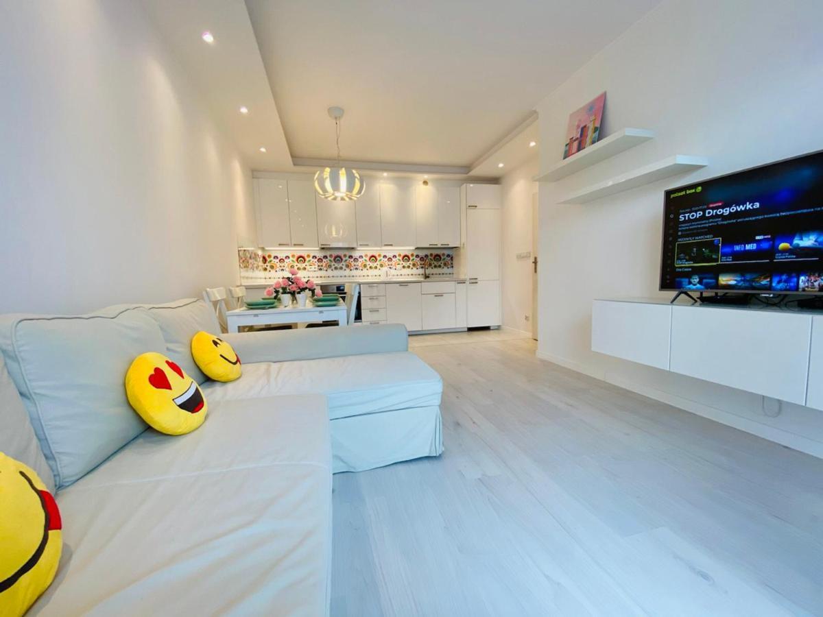 3 Rooms Aircon Apartment With Free Parking, Balcony Walking Distance Old Town Kraków Zewnętrze zdjęcie